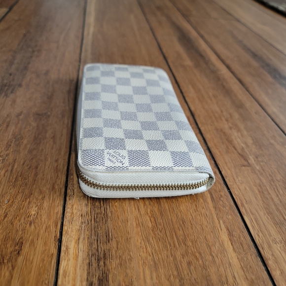 Louis Vuitton Damier Azur Zippy Wallet - Picture 5 of 15